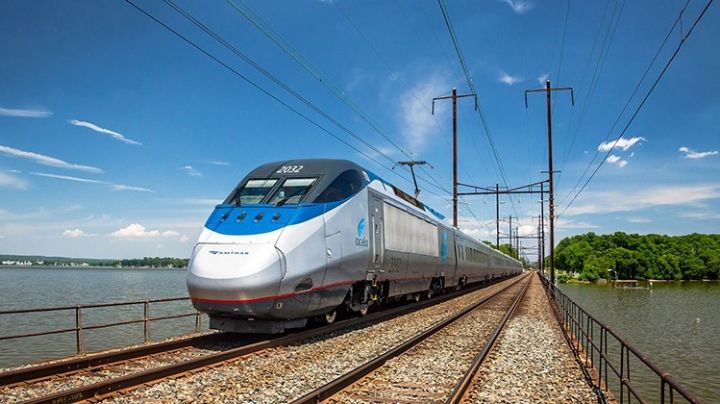 Tren de pasajeros San Antonio-Laredo con conexión a Monterrey, ¿cuándo iniciarán los trabajos?