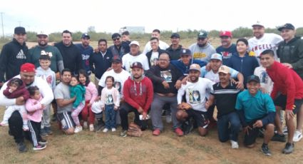 Celebran juego de softbol en memoria de don Pedro Samaniego