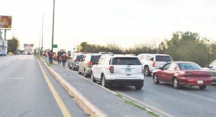 Regresan los paisanos y saturan el Puente Dos