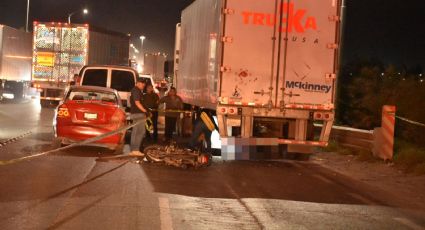 Motociclista pierde la vida y termina debajo de un tráiler en el Segundo Anillo Periférico