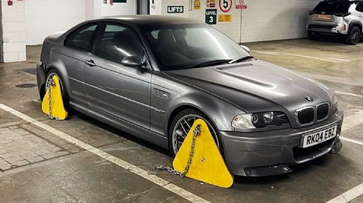 BMW M3 de súper lujo lleva 20 años estacionado en el mismo lugar sin que nadie lo reclame