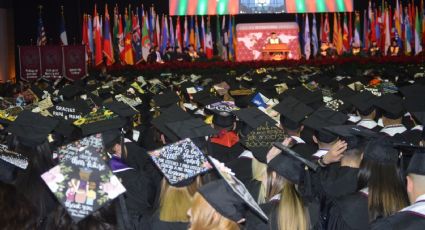 Gradúan 1 mil 120 estudiantes de TAMIU en Laredo, Texas; preparan mega evento