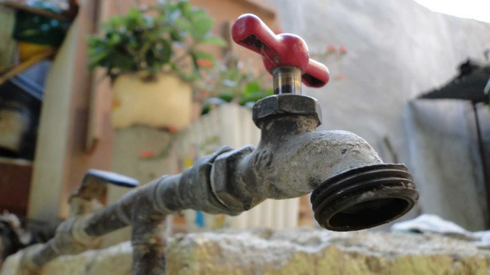 Casi la mitad de usuarios no pagan el agua