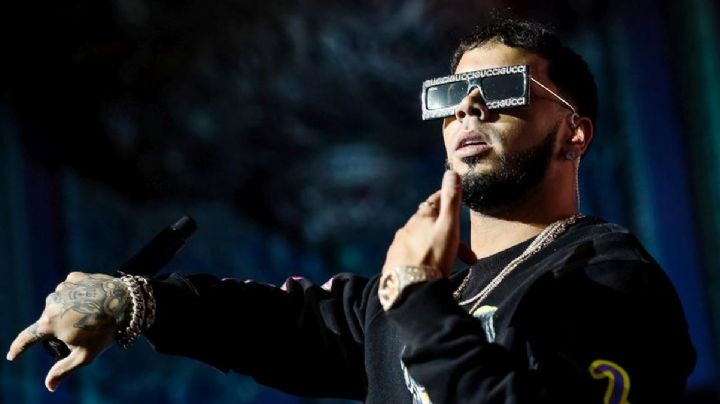 Anuel AA: su actual esposa lo deja y al mismo tiempo su exmujer lo demanda por violento
