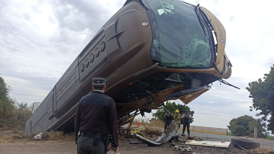 Así quedó el autobús; afortunadamente no hubo lesionados.