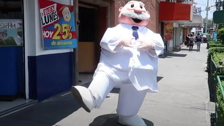 ¿Cuánto gana una botarga de Dr. Simi?; ¡más que un profesional!