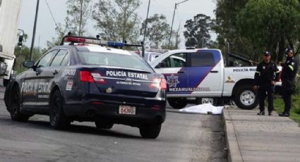 Policías son engañados y ayudan a robar auto de lujo en el Estado de México