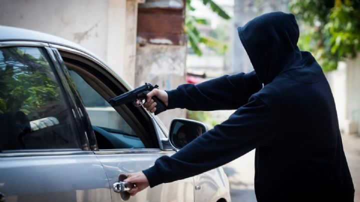A punta de pistola, roba vehículo a abuelito de 67 años en McAllen, Texas