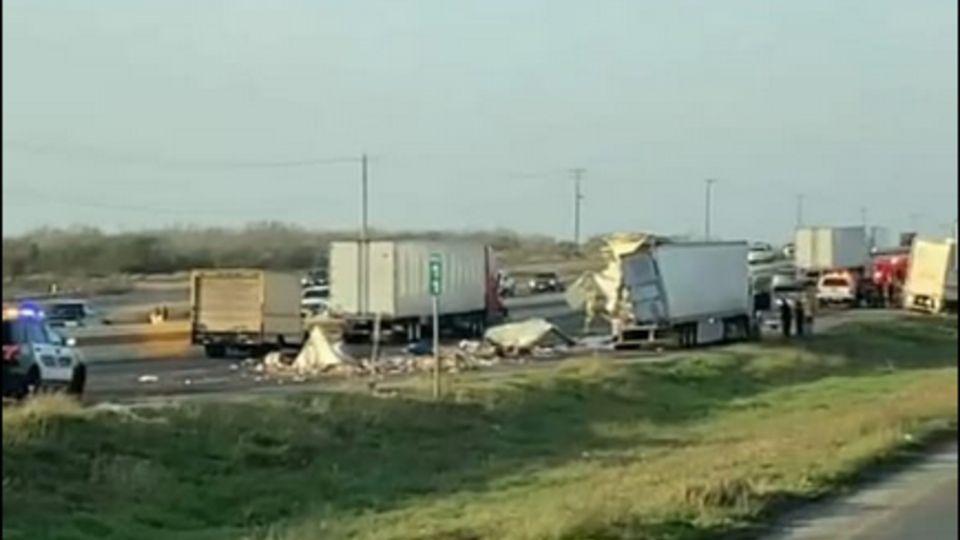 Fuerte choque se registra en la carretera interestatal 35