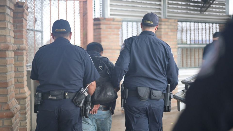 Este fin de semana en los puentes internacionales del Sector Laredo fueron detenidas 7 personas por delitos sexuales.