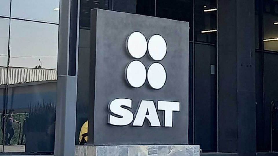 Puedes tramitar una cita presencial al SAT para obtener tu RFC