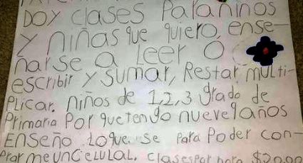 Niño ofrece servicios educativos a alumnos más chiquitos; por 20 pesos les enseña a leer y a contar