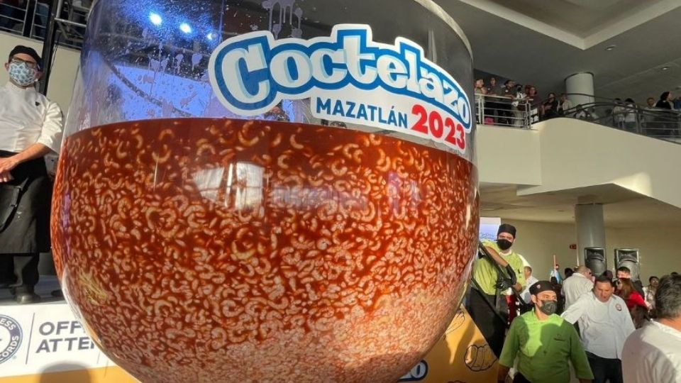 ¿A quién más se le antojó? Con el enorme coctel, la ciudad turística recuperó la marca lograda años atrás