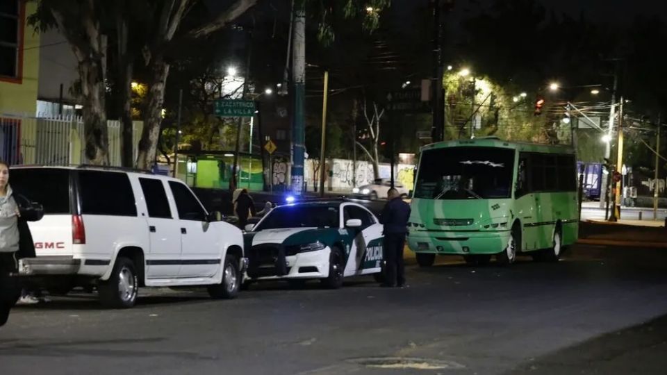 La chica comenzó a sentirse mal dentro de la unidad cuando cayó desmayada