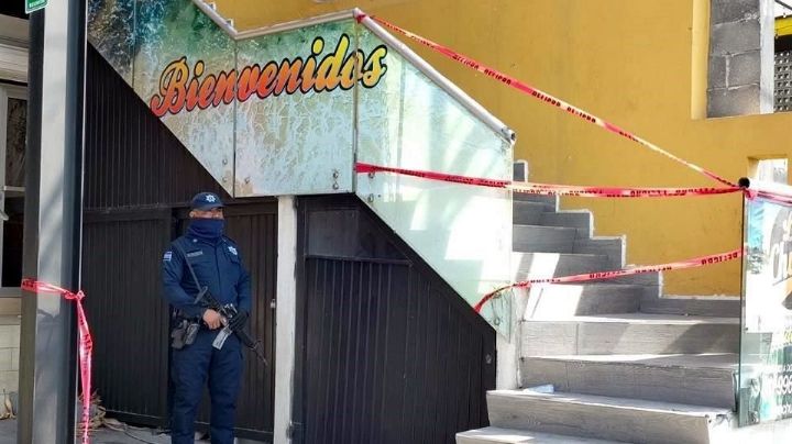 Empistolado entra a bar de Santa Catarina y mata a hombre; hieren a otro