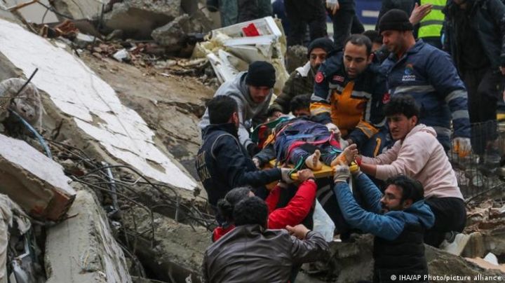 Despega avión mexicano con ayuda humanitaria y de rescate para Turquía