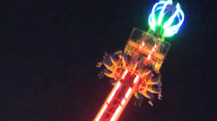 Falla juego mecánico en Hidalgo; deja varadas a personas durante varias horas