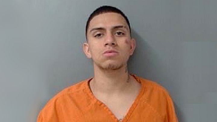 Conductor que viajaba con menor se estrella con una palmera; además le encuentran marihuana