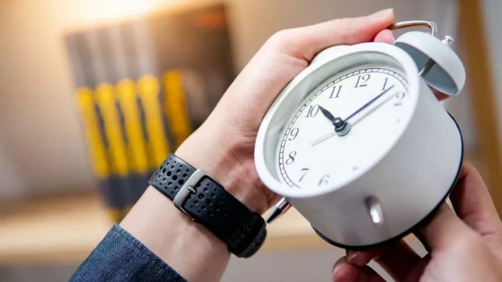 Horario estacional 2024: al dormir hoy, no olvides adelantar tu reloj