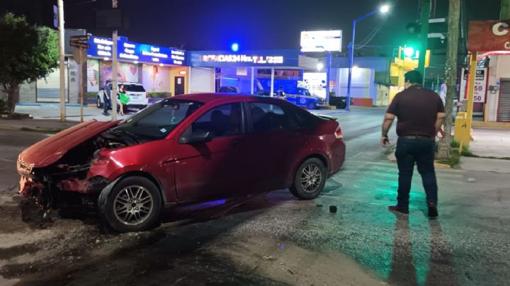 Joven iba a su trabajo y lo chocan en Santos Degollado y Madero; culpable huye