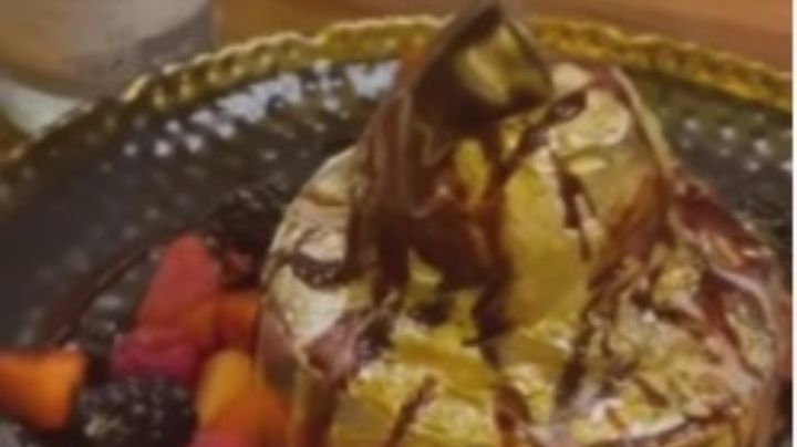 Gasta Niurka más de 80 mil pesos en una cena con platillos bañados 'de oro' | VIDEO