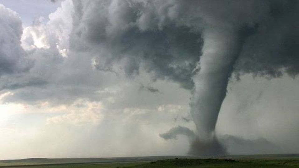 Se podrían formar tornados por el cambio brusco