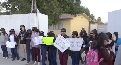 Corren a maestro de escuela por 'gay', alumnos protestan | VIDEO