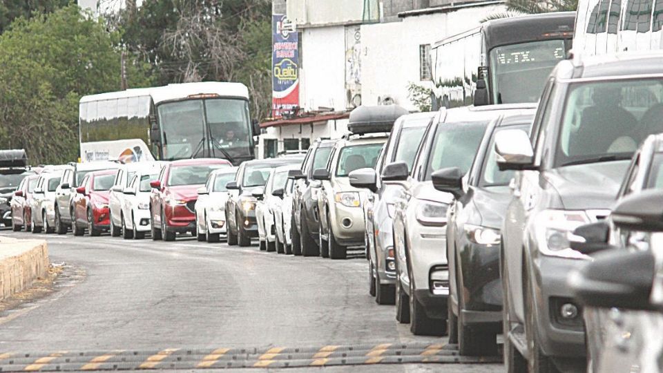 Los Puentes Internacionales lucieron saturados.