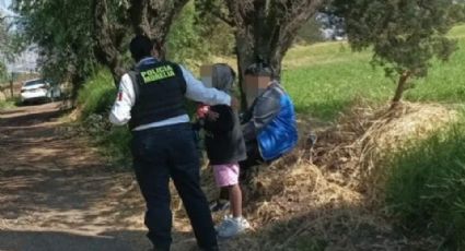 Hallan a niña abandonada por varios días; su madre le vendó los ojos y la dejó