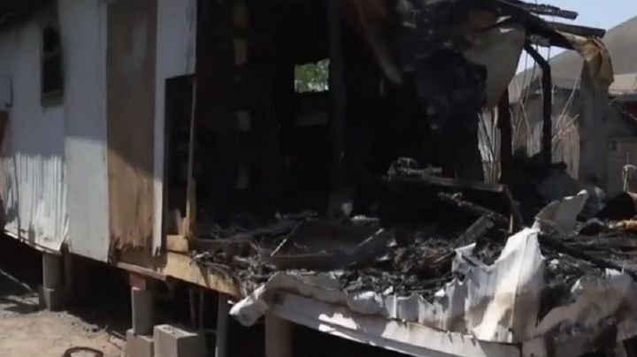 Voraz incendio consume "traila" de familia en Laredo; lo perdió todo