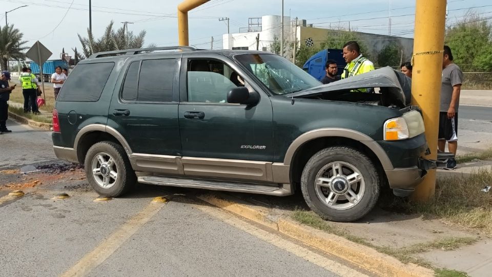 Dos mujeres y una bebé viajaban en la camioneta accidentada.