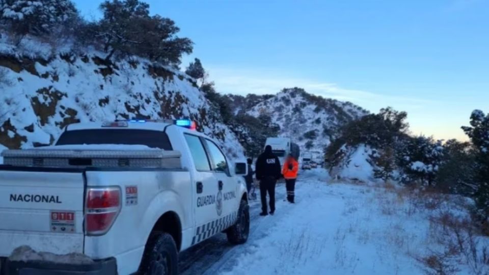 El Frente Frío N° 37 provocó intensas nevadas en zonas de Nogales y Agua Prieta, requiriendo el bloqueo de ciertas carreteras por la cristalización del pavimento