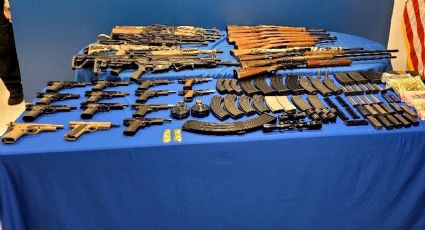 Decomisan arsenal de armas y cargadores en el Puente de Eagle Pass; iba para México