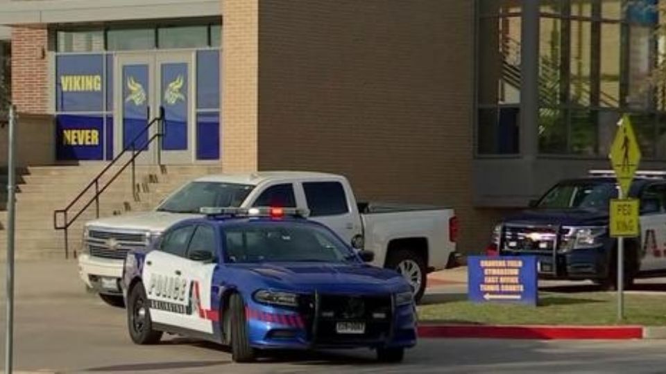 Un tiroteo se registró en una preparatoria de Dallas