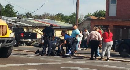 Joven destroza su moto al chocar en el cruce de Cedar y Clark; muere al llegar al hospital