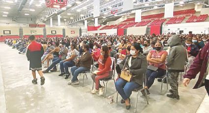 Entregan a tres mil familias y abuelos apoyo alimentario