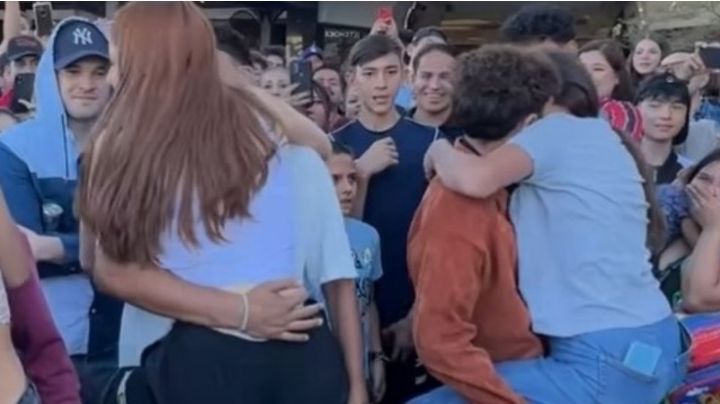 HotSpanish reta a tres parejas de jóvenes a intercambiarse y besarse a cambio de dinero | VIDEO