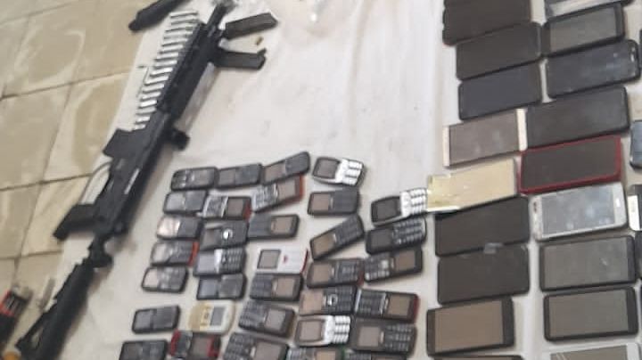 Catean penal de Ciudad Victoria; decomisan armas, marihuana y teléfonos celulares