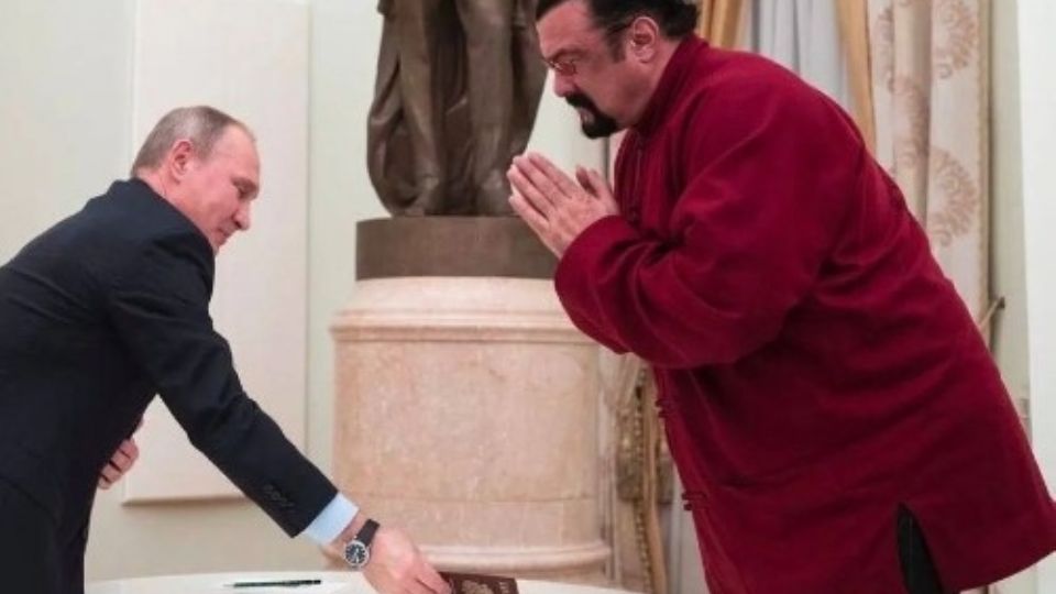 Steven Seagal, personaje de 'Nico', abrió un centro de enseñanza de artes marciales en Moscú