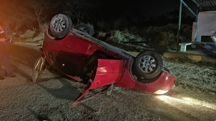 Familia vuelca en carretera Tampico-Valles; sobreviven de milagro