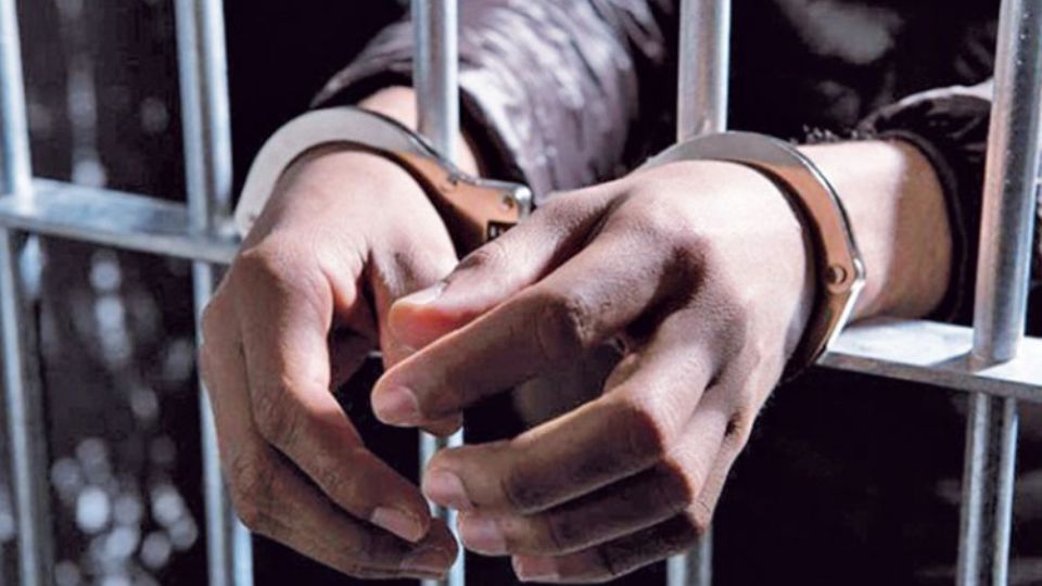 El hombre agredió a su amigo tras un empujón