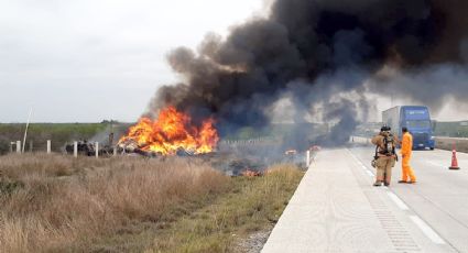 Se calcina tráiler cargado de galletas Ritz cerca de Nuevo Laredo