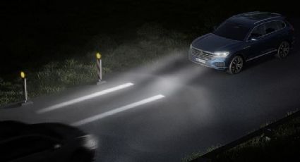 Viaje en carretera: ¿cómo usar el lenguaje de las luces para evitar tragedias?
