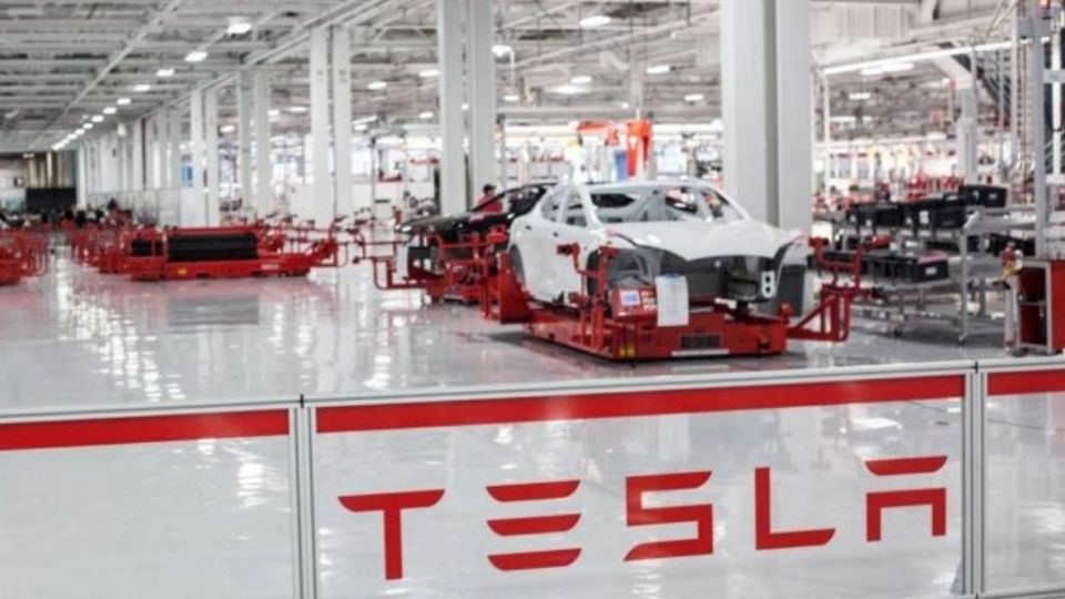 Tesla ya ofrece vacantes home office.