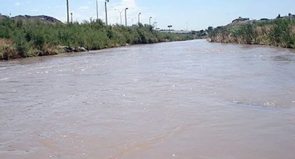 Crecida del Río Bravo casi ahoga a migrantes; Patrulla Fronteriza los rescata de muerte segura