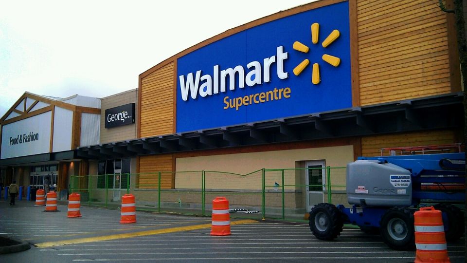 Walmart inició con una ola de despidos en Texas