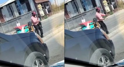 Vendedor de tepache en Nuevo Laredo saca los pasos prohibidos en crucero | VIDEO