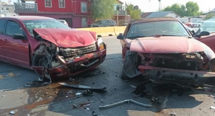 Choque de frente deja a cuatro personas lesionadas cerca del Puente I