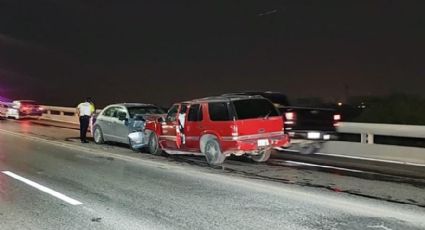 Ebrio provoca choque de frente en la avenida Eva Sámano