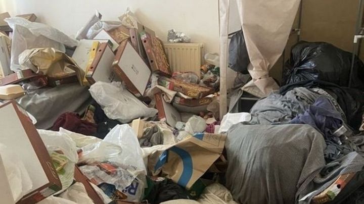 Mujer acepta limpiar casa de adicto a la pizza; lo que halla es aterrador